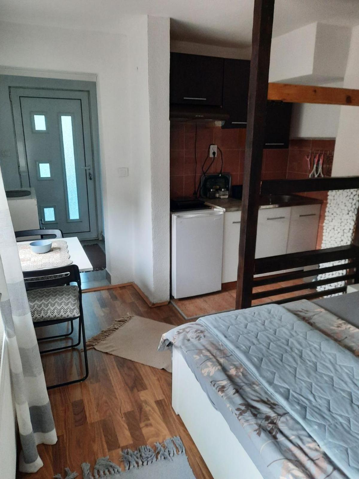 Apartmani Biljana Lazic Vrnjačka Banja Exterior foto